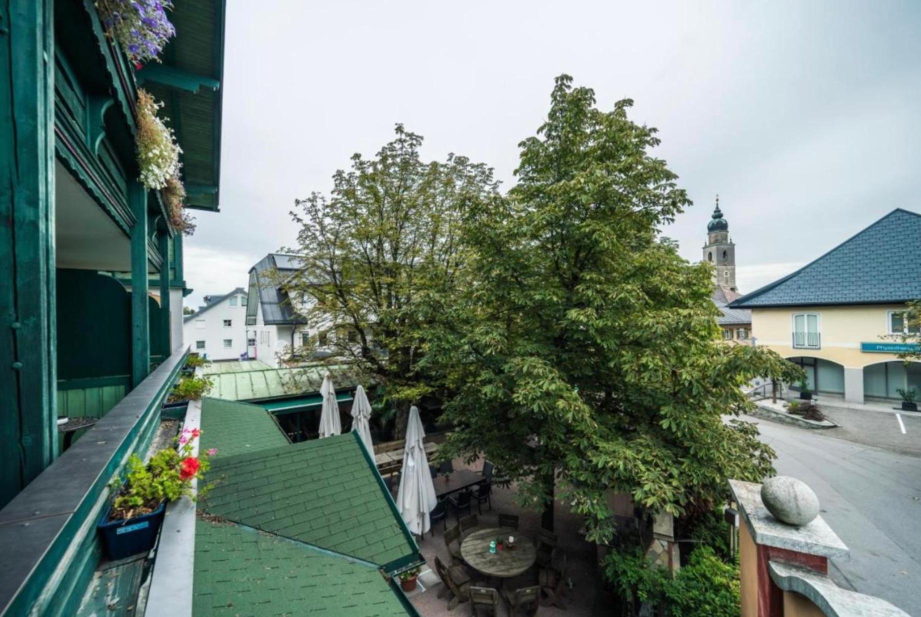 Hotel Berg Seekirchen am Wallersee Exterior foto